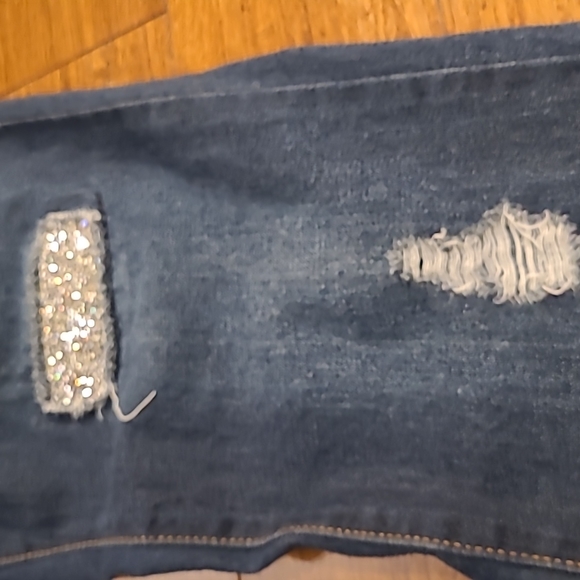 Juicy Couture Distressed & Blinged With Decorative Faux Crystal Size 8 - Picture 3 of 5